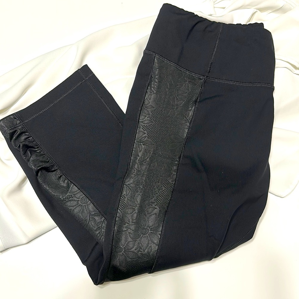 Calia by Carrie Underwood athletic leggings
